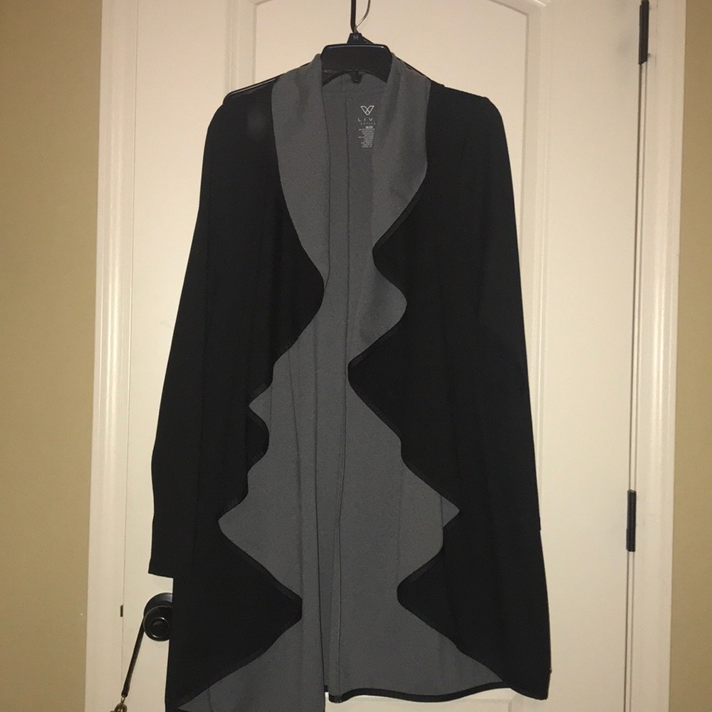 Livi active black and gray pullover